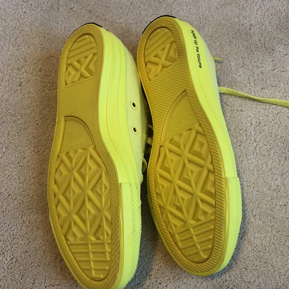 Converse x OPI Chuck Taylor All Star - size 6 - Picture 5 of 8